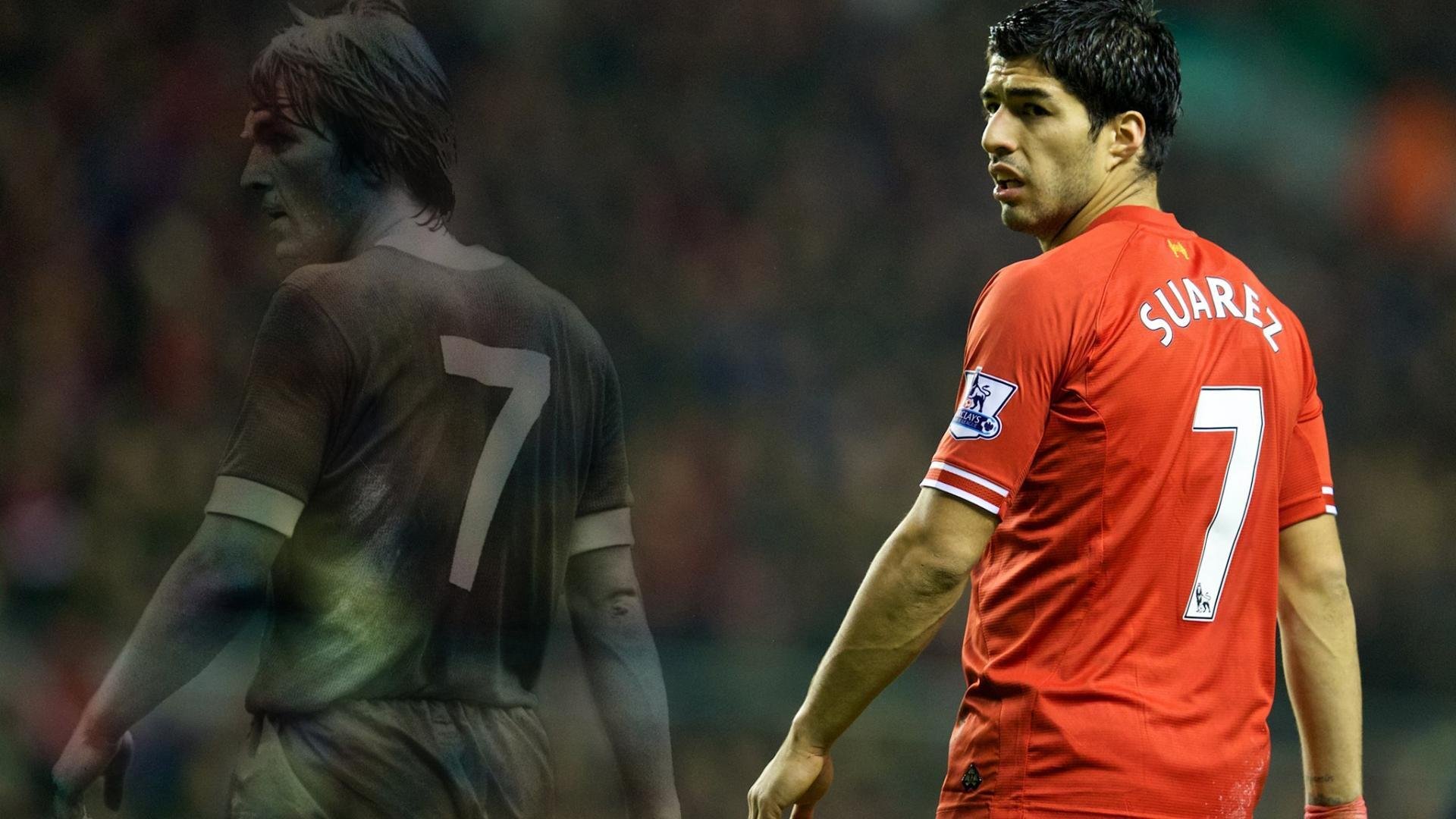 “青少年足球技能大赛激烈角逐，弘扬拼搏精神”，青少年足球实战智慧